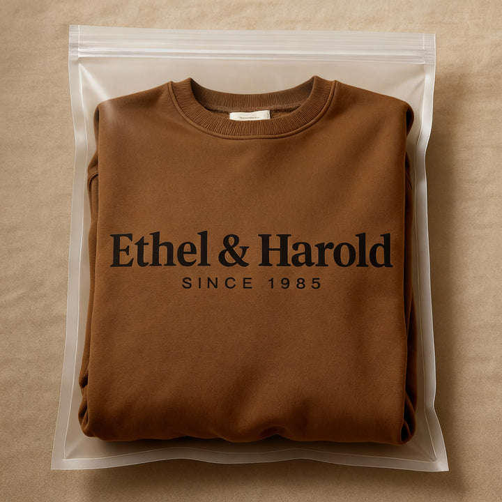 Elizabeth – Lightweight style with a solid color sweater