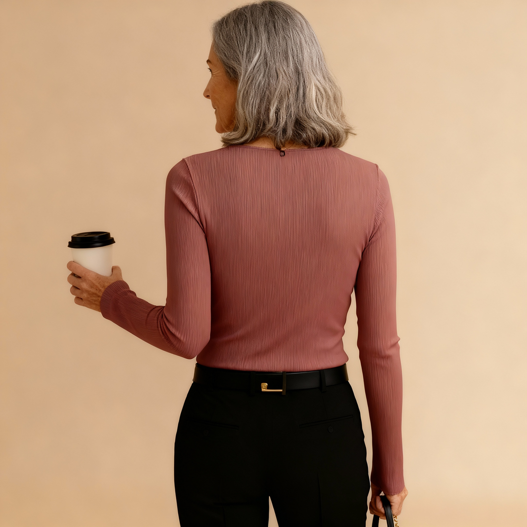 AISOLA | Stylish Fitted Top in Ribbed Fabric